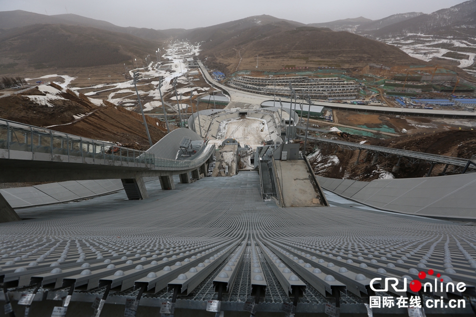 详细阅读:探访冬奥会张家口赛区:设施筹备获外国记者点赞 探访冬奥会张家口赛区:设施筹备获外国记者点赞